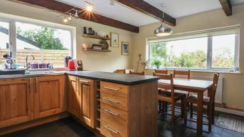 Dishwasher, cookware/dishes/utensils