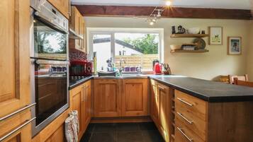 Dishwasher, cookware/dishes/utensils