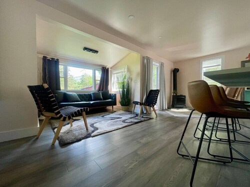 Cove - King Bed Escape w/Hot Tub