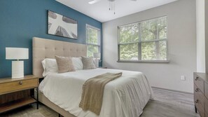 1 bedroom, desk, iron/ironing board, WiFi - Landing | Stunning 1BD, Clubhouse, Gym (Charlotte)