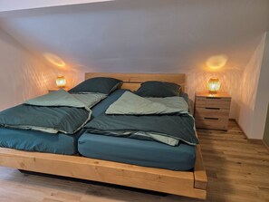 2 chambres, fer et planche à repasser, accès Internet, draps fournis
