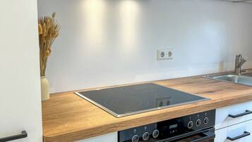 Ofen, Herdplatte, Geschirrspüler