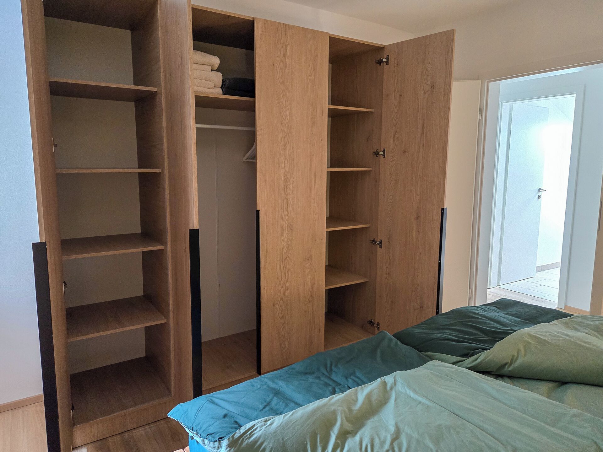 2 bedrooms, iron/ironing board, Internet, bed sheets