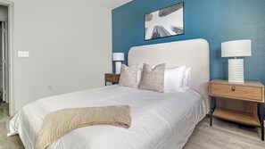 1 bedroom, desk, iron/ironing board, WiFi - Landing | Chic 1BD, Gym, Game Room (Charlotte)
