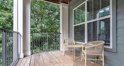 Landing | Chic 2BD, Gym, Clubhouse