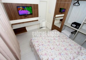 1 bedroom, in-room safe, free WiFi, bed sheets