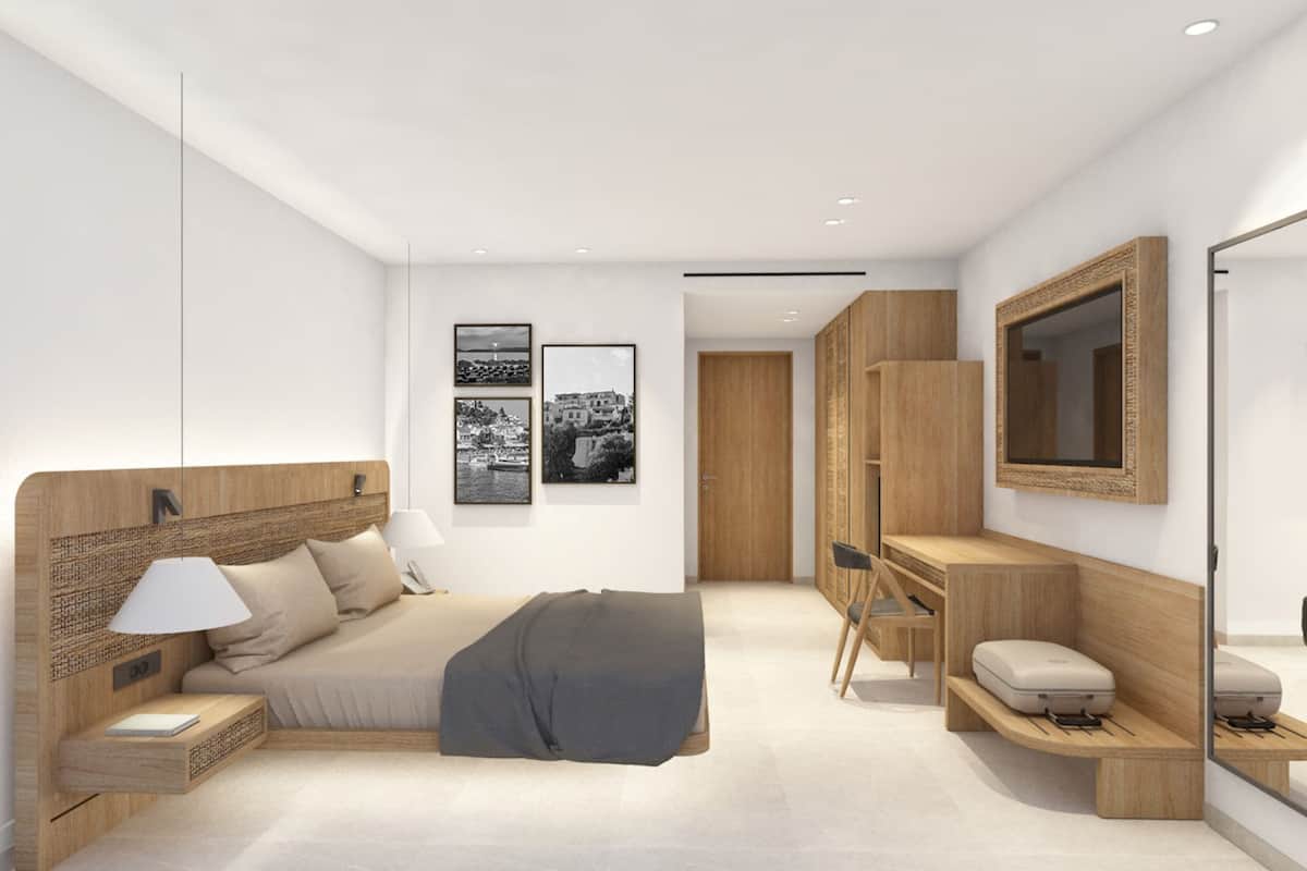 Deluxe Double Room with Plunge Pool | In-room safe, soundproofing, free WiFi, bed sheets