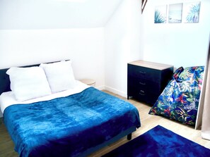 1 chambre, bureau, accĂšs Internet, draps fournis