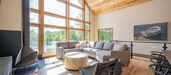 Gorgeous Lake Retreat w/ Hot Tub & Pool!
