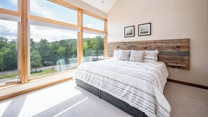 Room - Gorgeous Lake Retreat w/ Hot Tub & Pool! (McHenry)