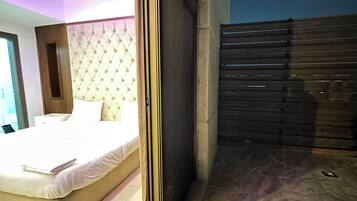 Apartment, 1 Bedroom, Accessible, Smoking | 1 bedroom
