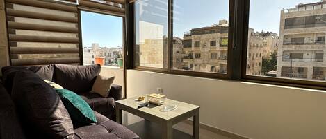 Apartment, 1 Bedroom, Accessible, Smoking | Living area
