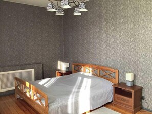 Comfort-huoneisto, kaupunkinäköala | Silitysrauta/-lauta, ilmainen Wi-Fi