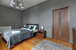 Apartamento conforto, vista para a cidade | Ferros/tábuas de passar roupa, Wi-Fi de cortesia