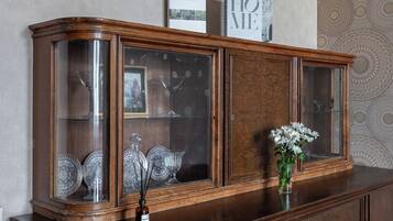 Comfort Apartment, City View | Living area | 40-inch TV with satellite channels