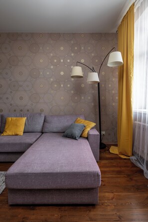 Comfort-Apartment, Stadtblick | Wohnbereich