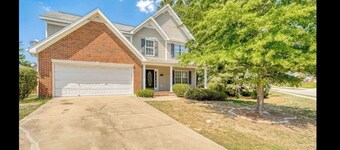 Spacious 6-Bedroom Southern Comfort Home for Graduations and Family Situations