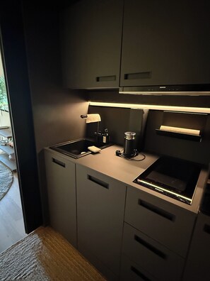 Refrigerador, horno, placa de cocina, lavavajillas