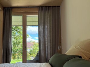 1 habitación, escritorio, tabla de planchar con plancha y wifi gratis
