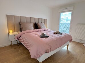 2 bedrooms, iron/ironing board, free WiFi, bed sheets - Le Penthouse Pesaro L (Nanterre)