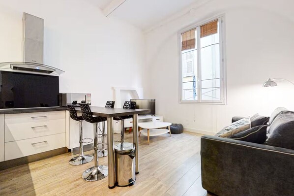 Living area - Charm and comfort in the heart of the historic city (Nice)