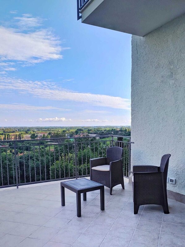Double Room, Garden View | Free WiFi