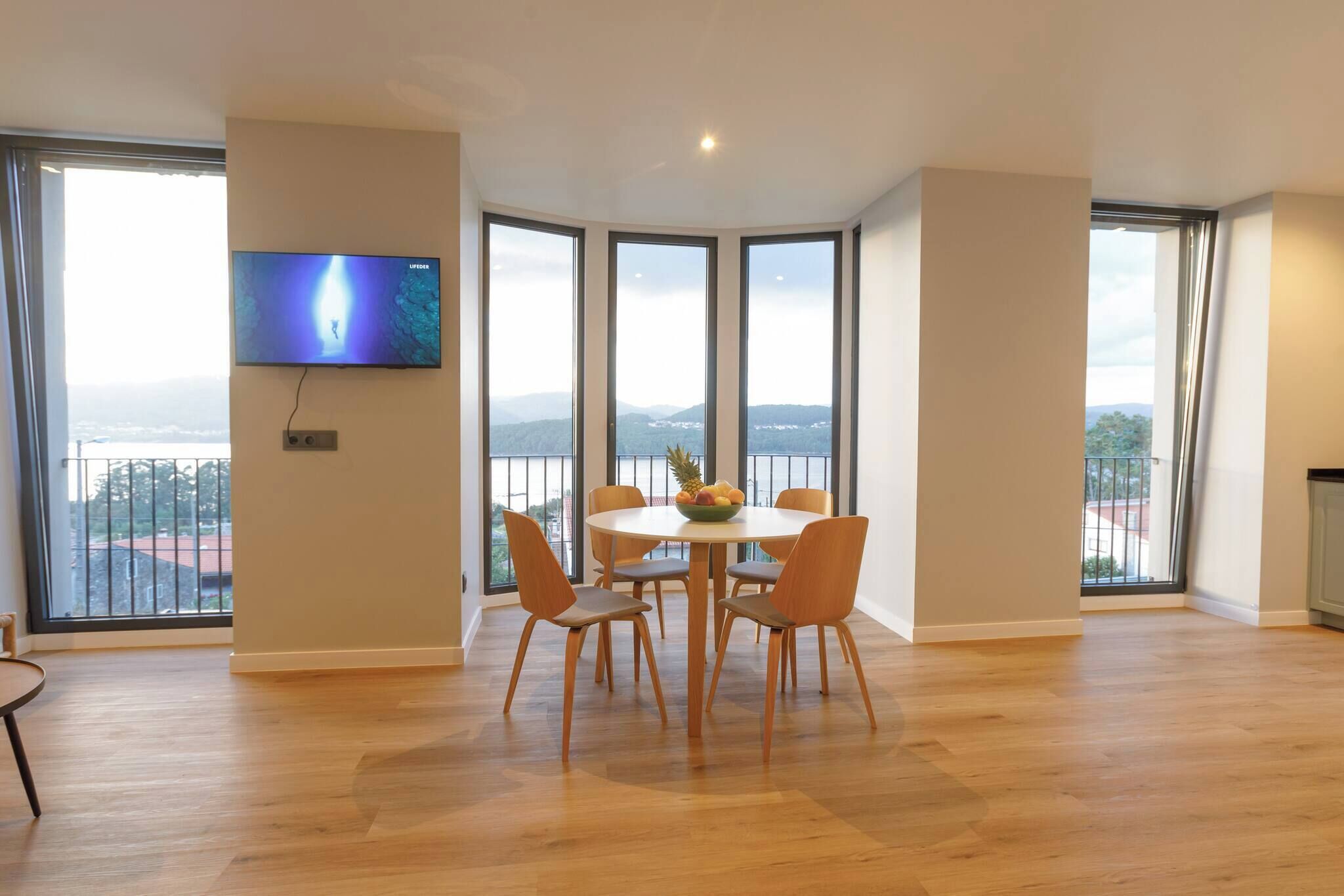 Apartment, 2 Bedrooms, Balcony, Garden View | Dining room