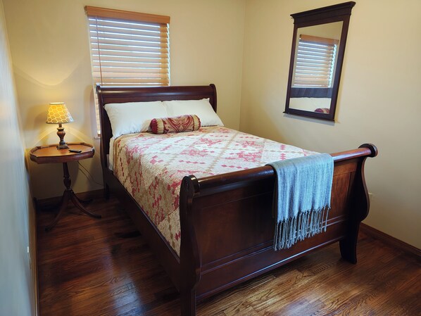 Basic House, Patio | Free WiFi