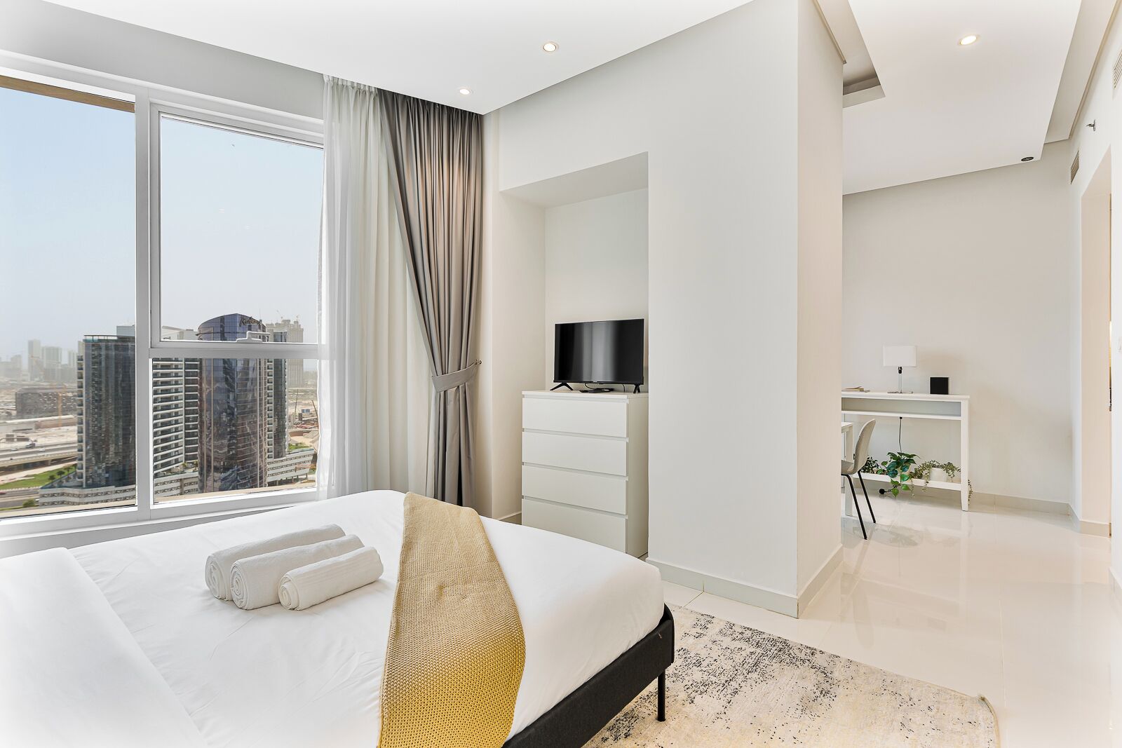 1 bedroom, in-room safe, iron/ironing board, free WiFi