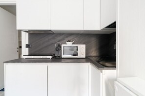 Fridge, microwave