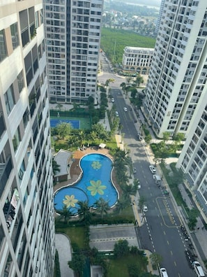 标准公寓, 2 间卧室, 城市景观 | 防过敏的被褥、记忆海绵床垫、特色家居、办公桌