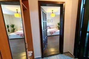 1 bedroom, in-room safe, desk, iron/ironing board