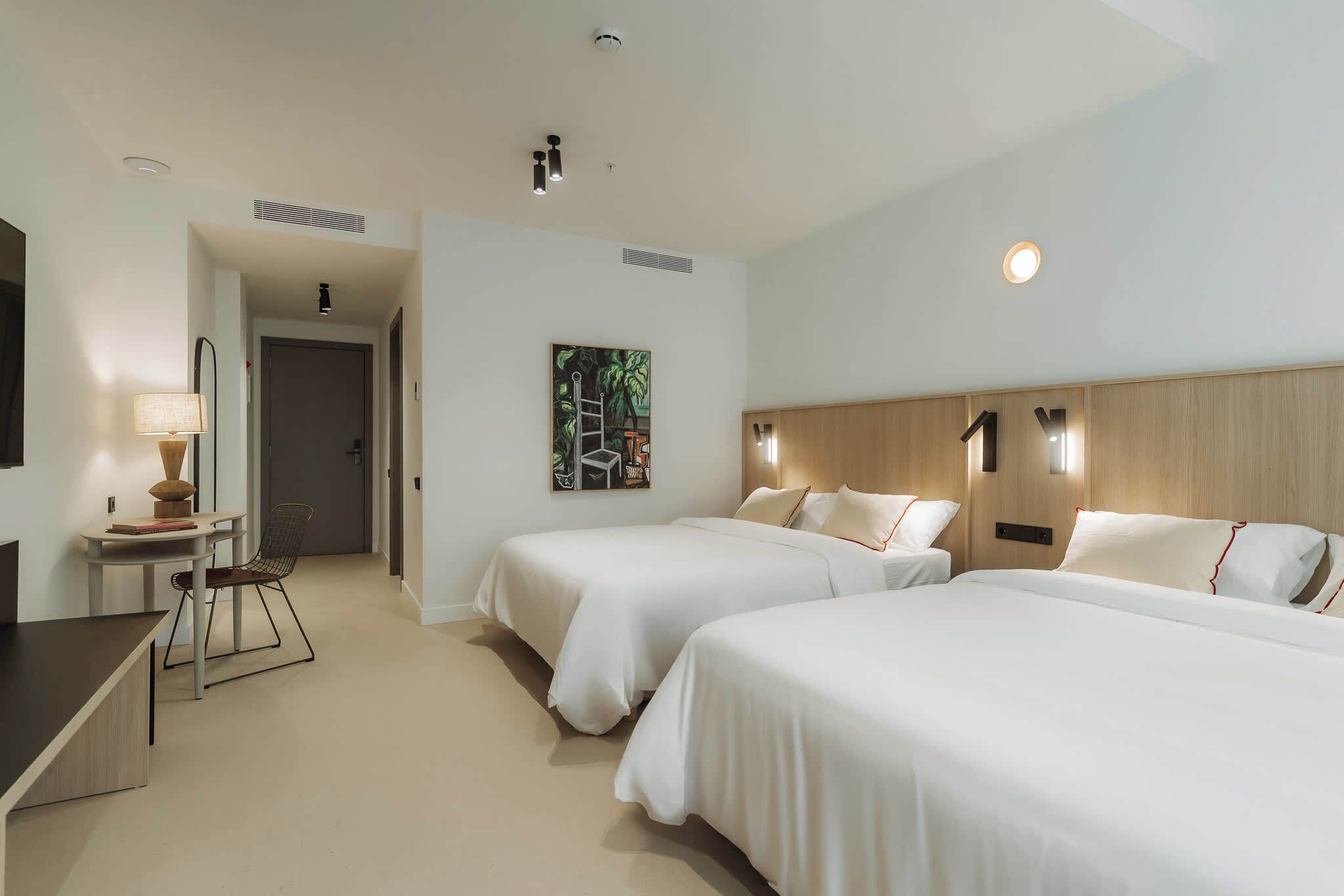 Superior Suite | Free cribs/infant beds, free WiFi, bed sheets