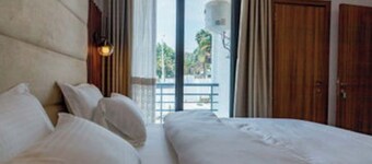 Tranquil Point Residence