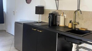 Fridge, microwave, stovetop, toaster