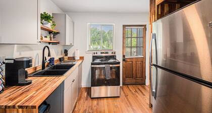 Cozy Luxury 2BR Apartment w/ Free Parking – Near Downtown Birmingham