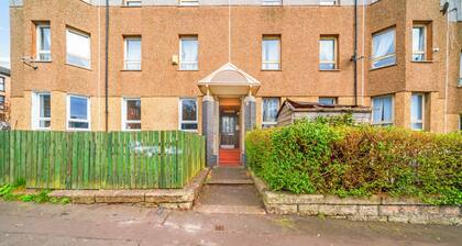 Cosy and Bright 3-Bedroom Flat