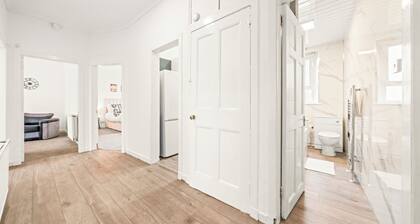 Cosy and Bright 3-Bedroom Flat