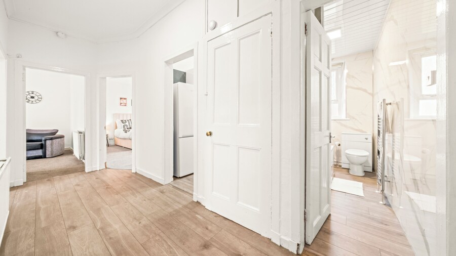 Cosy and Bright 3-Bedroom Flat