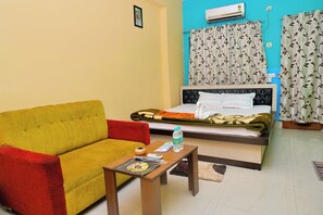 Deluxe Double Room, Balcony, Garden View