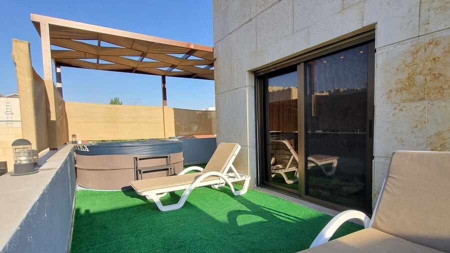 Luxurious Amman Apartment With Private Pool and Modern Amenities