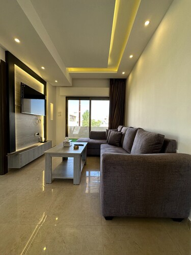 JRE Rooftop Pool With Terraces F-R