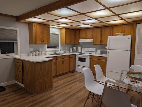 Cozy 3-bed, 1.5-bath house with two decks and ample parking