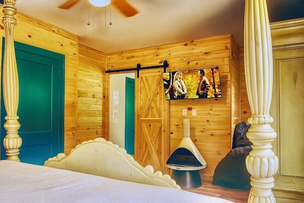 3 habitaciones, tabla de planchar con plancha, wifi y ropa de cama