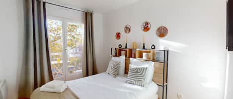 1 bedroom, free WiFi, bed sheets