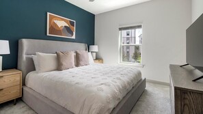 1 makuuhuone, työpöytä, silitysrauta/-lauta, Wi-Fi