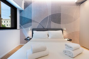 Appartamento Premium, 1 camera da letto | Una cassaforte in camera, tende oscuranti, ferro/asse da stiro