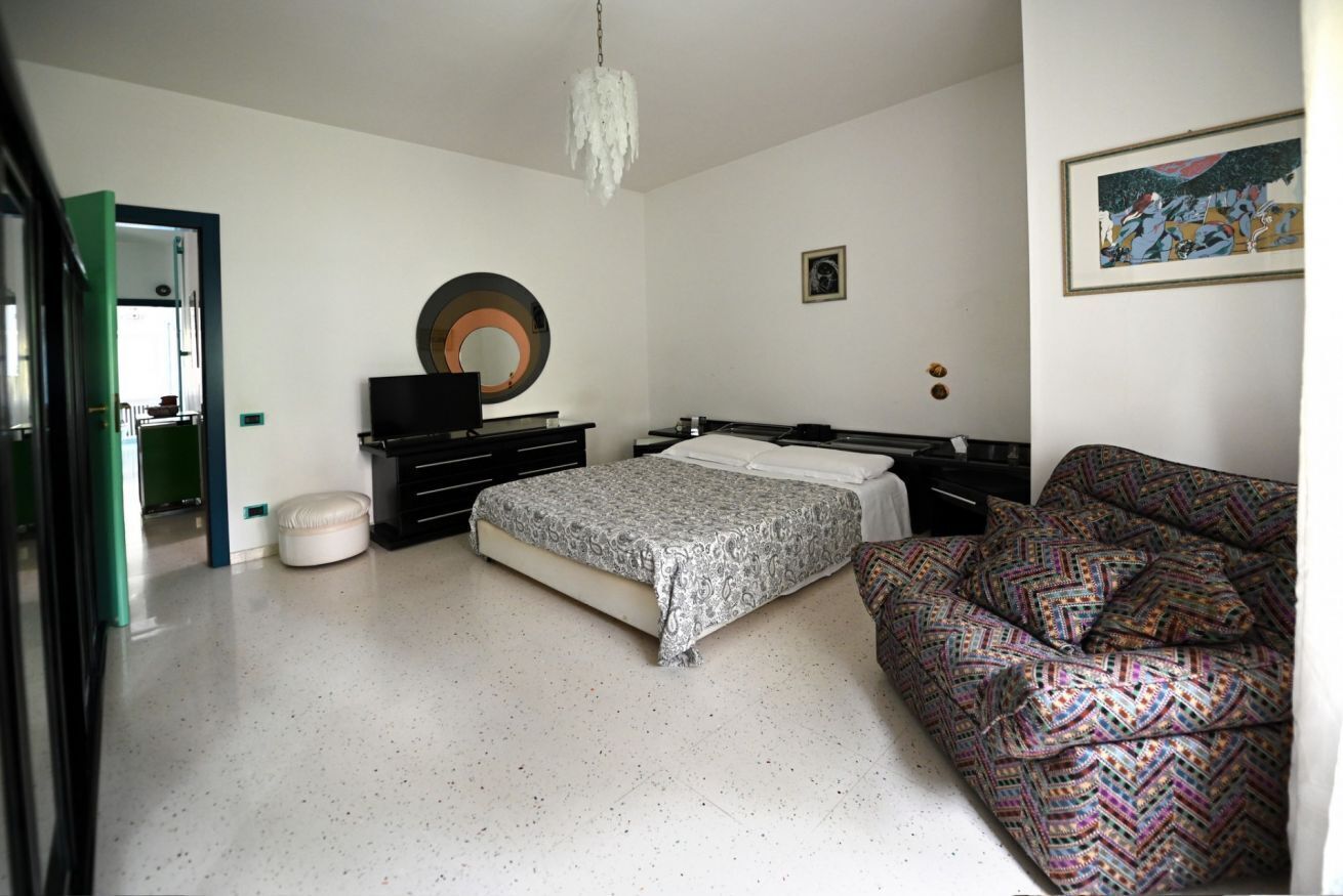 3 chambres, fer et planche à repasser