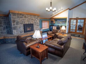 Smart-tv en een open haard