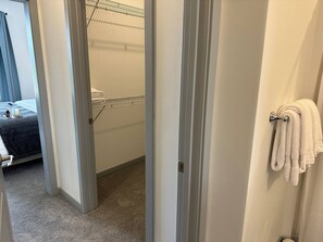 1 bedroom - The Dublin Designer 1st Floor Indoor Pool (Dublin)